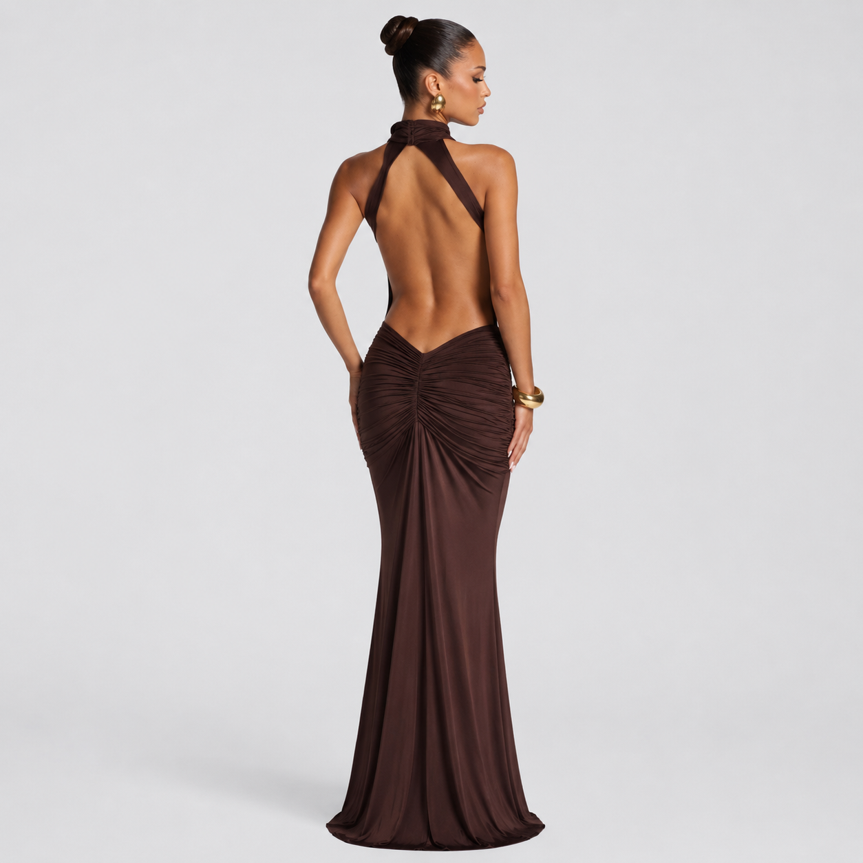 Valentina | Vestido de elegancia con espalda descubierta